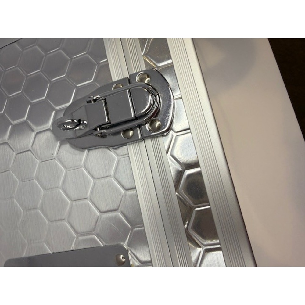 Patron Tequila Aluminum Promo Carry Display Case Clear Window Handle Latches Bee - Picture 4 of 10